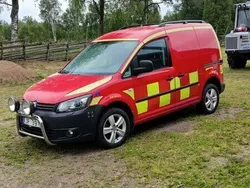 Röd Begagnad 2014 VW Caddy Minibuss | 141 000 kr (Dyr)
