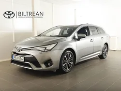 Ljusgrå Begagnad 2016 Toyota Avensis Active Kombi | 139 900 kr (Marknadspris)