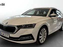 Vit Begagnad 2021 Skoda Octavia Style Kombi | 269 500 kr (Marknadspris)