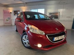 Mörkröd Begagnad 2015 Peugeot 208 Halvkombi | 54 900 kr (Lite dyr)