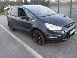 Grå Begagnad 2010 Ford S-MAX S Minibuss | 85 000 kr (Marknadspris)