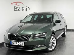 Grön Begagnad 2019 Skoda Superb Kombi | 179 900 kr