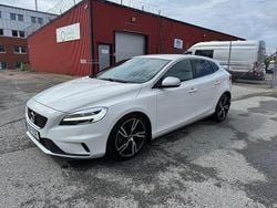 Vit Begagnad 2019 Volvo V40 R-Design Kombi | 219 900 kr (Marknadspris)