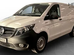 Vit Begagnad 2023 Mercedes e-Vito Minibuss | 289 900 kr