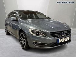 Ljusblå Begagnad 2018 Volvo V60 Momentum Kombi | 229 500 kr (Marknadspris)