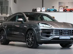 Grå Ny 2025 Porsche Cayenne SUV | 1 495 000 kr (Dyr)