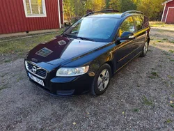 Svart Begagnad 2011 Volvo V50 Kinetic Kombi | 30 000 kr (Marknadspris)