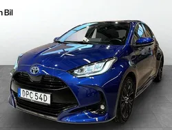 Mörkblå Begagnad 2021 Toyota Yaris Style Halvkombi | 219 900 kr (Lite dyr)
