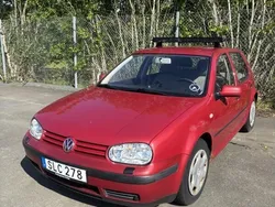 Röd Begagnad 2001 VW Golf IV Basis Halvkombi | 16 000 kr (Marknadspris)