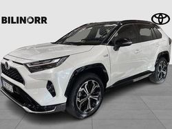 Vit Begagnad 2024 Toyota RAV4 Hybrid Style SUV | 569 900 kr (Dyr)