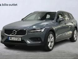 Grå Begagnad 2021 Volvo V60 CC Kombi | 339 900 kr (Marknadspris)
