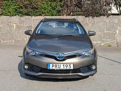 Grå Begagnad 2018 Toyota Auris Hybrid Kombi | 100 000 kr (Bra pris)