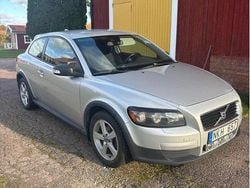 Grå Begagnad 2008 Volvo C30 Halvkombi | 30 000 kr (Marknadspris)