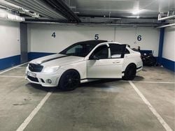 Vit Begagnad 2008 Mercedes C63 AMG Sedan | 60 000 kr