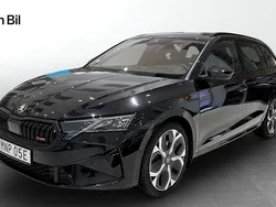 Svart (black magic pärleffekt me) Ny 2025 Skoda Octavia RS Kombi | 488 800 kr