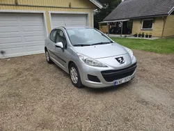Grå Begagnad 2010 Peugeot 207 Halvkombi | 37 900 kr (Marknadspris)