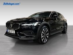 Svart Begagnad 2024 Volvo V60 CC Ultimate Kombi | 519 000 kr (Marknadspris)