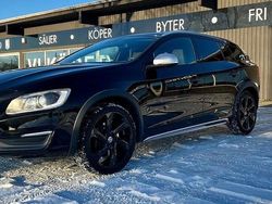 Svart Begagnad 2016 Volvo V60 CC Momentum Kombi | 159 900 kr (Bra pris)