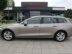 Grå samma som bilen Begagnad 2019 Volvo V60 Momentum Kombi | 229 900 kr (Marknadspris)