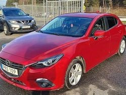 Röd Begagnad 2015 Mazda 3 Inclusive Halvkombi | 69 900 kr (Bra pris)