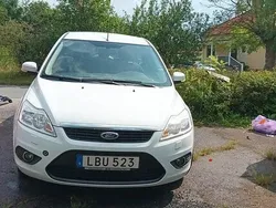 Vit Begagnad 2011 Ford Focus Platinum Kombi | 31 000 kr (Bra pris)