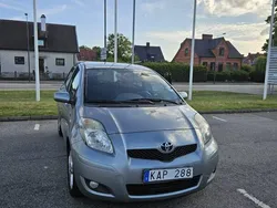 Grå Begagnad 2011 Toyota Yaris Halvkombi | 43 000 kr (Marknadspris)