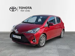 Röd Begagnad 2018 Toyota Yaris Hybrid Active Halvkombi | 149 000 kr (Bra pris)