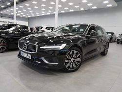 Svart Begagnad 2022 Volvo V60 Momentum Kombi | 244 800 kr (Bra pris)