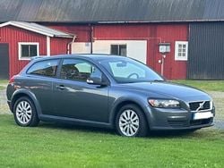 Grå Begagnad 2007 Volvo C30 Kinetic Halvkombi | 29 000 kr (Bra pris)