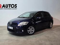 Mörkblå (blå) Begagnad 2012 Toyota Auris Halvkombi | 94 600 kr (Marknadspris)