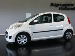 Vit Begagnad 2010 Peugeot 107 Halvkombi | 32 900 kr (Marknadspris)