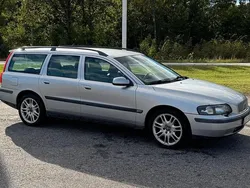 Ljusgrå Begagnad 2001 Volvo V70 Business Edition Kombi | 19 800 kr (Lite dyr)