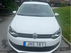 Vit Begagnad 2014 VW Polo Halvkombi | 79 000 kr (Marknadspris)