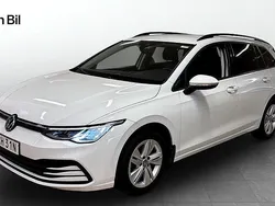 Vit (pure white) Begagnad 2022 VW Golf VIII Life Kombi | 269 800 kr (Marknadspris)