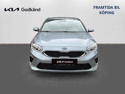 Grå Begagnad 2018 Kia Ceed Advance Halvkombi | 199 500 kr (Marknadspris)