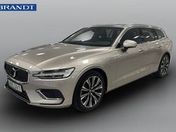 Ljusgrå (grå) Begagnad 2023 Volvo V60 Core Kombi | 389 900 kr (Bra pris)