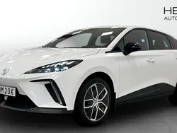Vit Begagnad 2023 MG MG4 EV Luxury Halvkombi | 334 900 kr (Superpris)