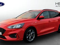 Röd (red) Begagnad 2020 Ford Focus Kombi | 179 900 kr (Marknadspris)