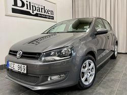 Grå Begagnad 2011 VW Polo Halvkombi | 79 900 kr (Marknadspris)