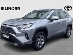 Silver Begagnad 2022 Toyota RAV4 Hybrid Active SUV | 349 900 kr (Marknadspris)