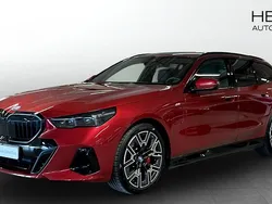 Röd (red) Begagnad 2025 BMW 530e M Sport Kombi | 698 700 kr (Bra pris)