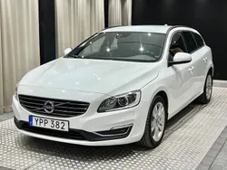Vit Begagnad 2018 Volvo V60 Standard Kombi | 174 900 kr (Marknadspris)