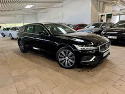 Svart Begagnad 2021 Volvo V60 Inscription Kombi | 278 500 kr (Superpris)
