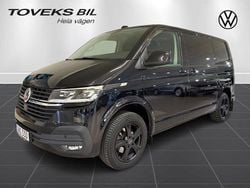Svart (deep black pärleffekt) Begagnad 2023 VW T6.1 Van | 365 000 kr