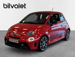 Röd Begagnad 2019 Abarth 595 Halvkombi | 169 900 kr (Marknadspris)