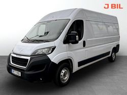 Vit Begagnad 2023 Peugeot Boxer Van | 287 375 kr (Marknadspris)