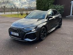 Daytonagrå pärleffekt Begagnad 2023 Audi RS3 Sedan | 620 000 kr (Marknadspris)