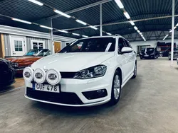 Vit Begagnad 2015 VW Golf VII R-line Kombi | 139 900 kr (Marknadspris)