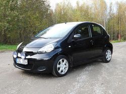 Svart Begagnad 2011 Toyota Aygo Halvkombi | 38 990 kr (Marknadspris)