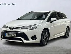 Vit Begagnad 2015 Toyota Avensis Active Kombi | 134 900 kr (Marknadspris)